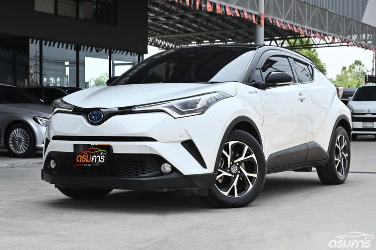 Toyota C-HR 1.8 HEV Premium Safety ปี 2022 รถไฮบริดมือสองตัวท็อปสภาพป้ายแดงไมล์น้อยรับประกันแบต 10 ปี (รหัสสินค้า DAIF)
