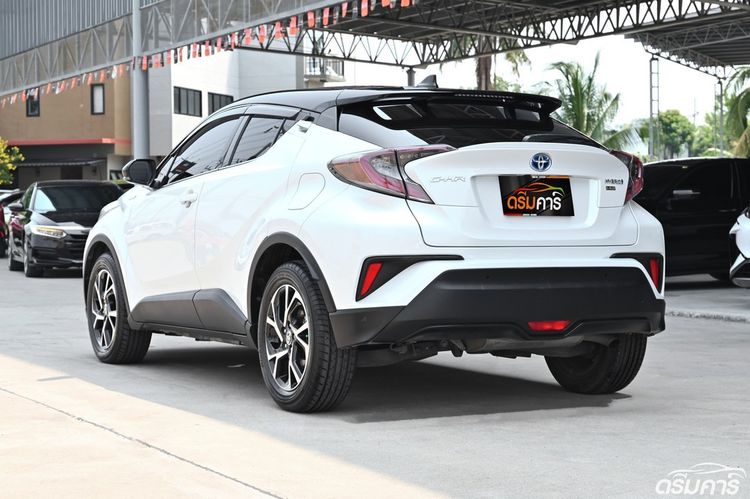 Toyota C-HR 2022 1.8 Hybrid Premium Safety Utility-car ไฮบริด ไม่ติดแก๊ส เกียร์อัตโนมัติ ขาว รูปที่ 3