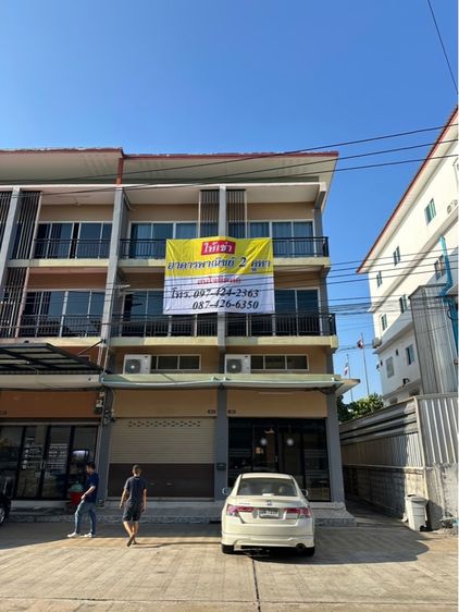 ให้เช่าอาคารพาณิชย์สามชั้นครึ่งติดกับตลาดอินดี้บางขุนเทียนมีที่จอดรถ