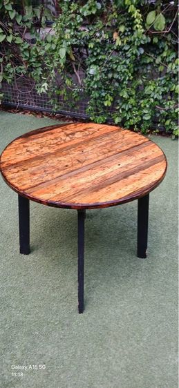 Round Wooden Table โต๊ะกลมไม้