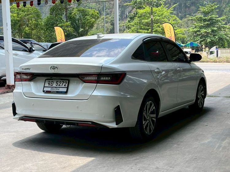 Toyota Yaris ATIV 2025 1.2 Premium Luxury Sedan เบนซิน ไม่ติดแก๊ส เกียร์อัตโนมัติ ขาว รูปที่ 4