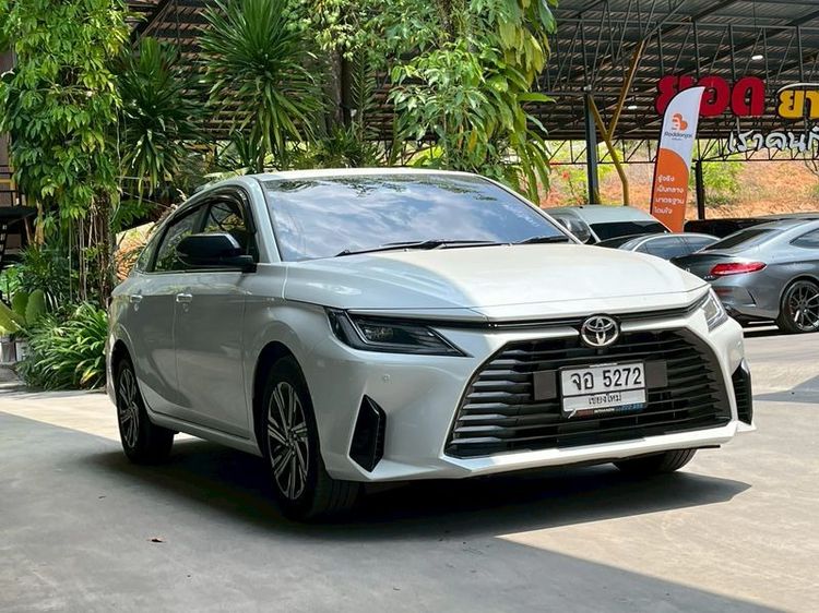 Toyota Yaris ATIV 2025 1.2 Premium Luxury Sedan เบนซิน ไม่ติดแก๊ส เกียร์อัตโนมัติ ขาว รูปที่ 3