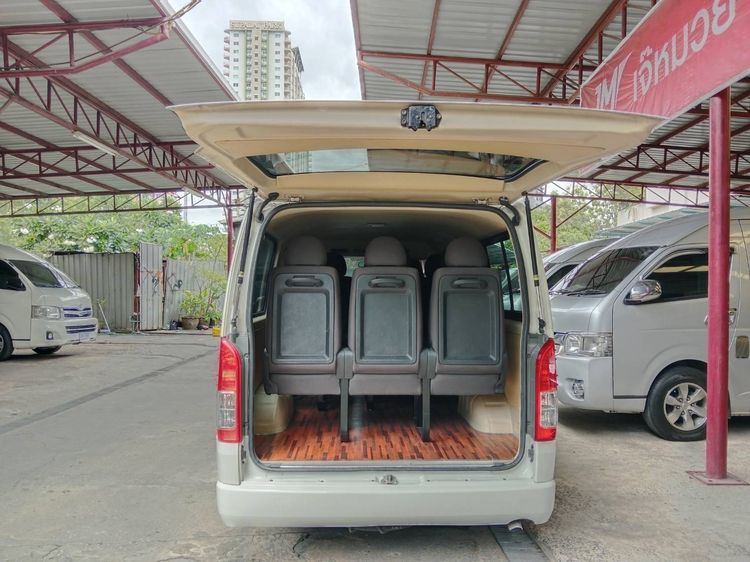 รถ Toyota Hiace 3.0 GL สี ขาว