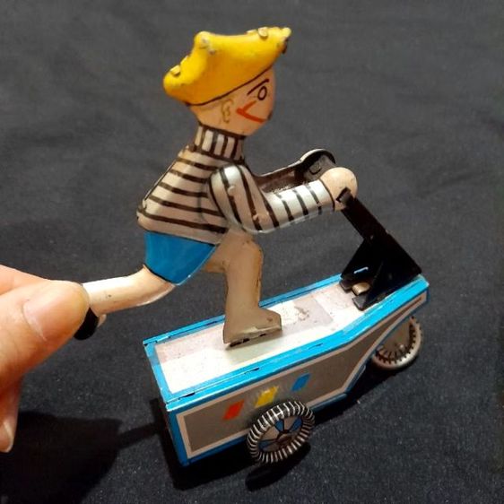 ของเล่นสังกะสี รูปที่ 2