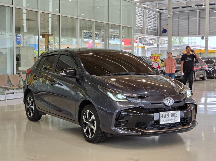 Toyota Yaris 2023 1.2 Premium Sedan เบนซิน ไม่ติดแก๊ส เกียร์อัตโนมัติ เทา รูปที่ 3
