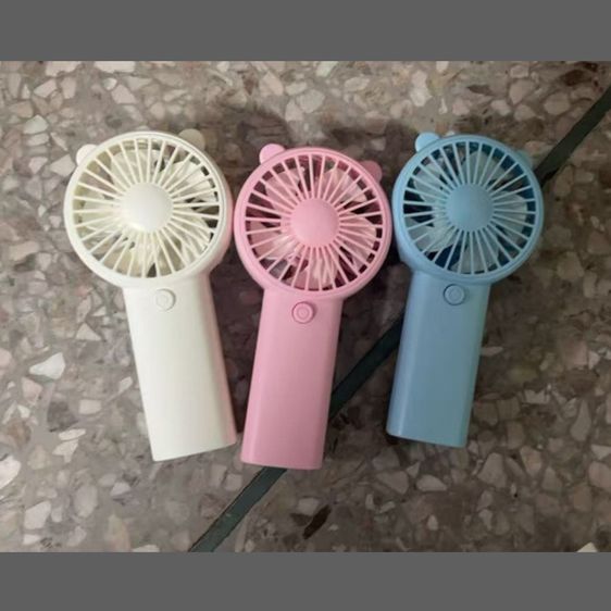อื่นๆ ขายส่งยกล็อต พัดลมมือถือใช้ถ่าน 130 กล่อง คละ 3 สี