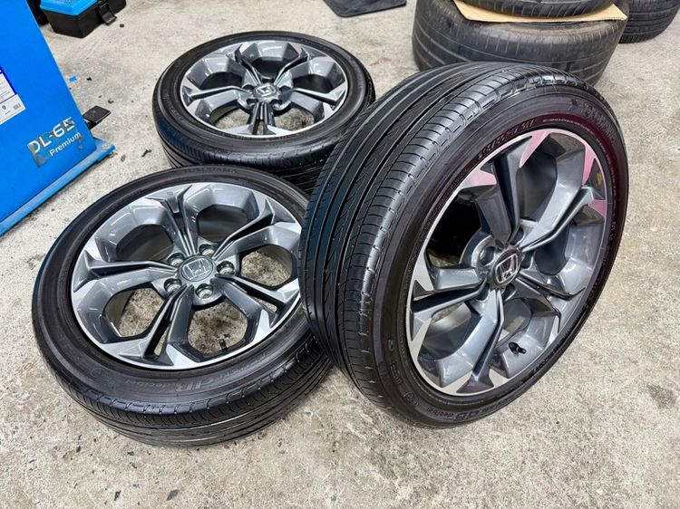 ล้อแม็ก HONDA CIVIC ขอบ 17” สภาพสวยสีเดิม ยาง YOKOHAMA 215-50R17 ปี 25 ดอกยางสวยพร้อมใช้งาน รูปที่ 2