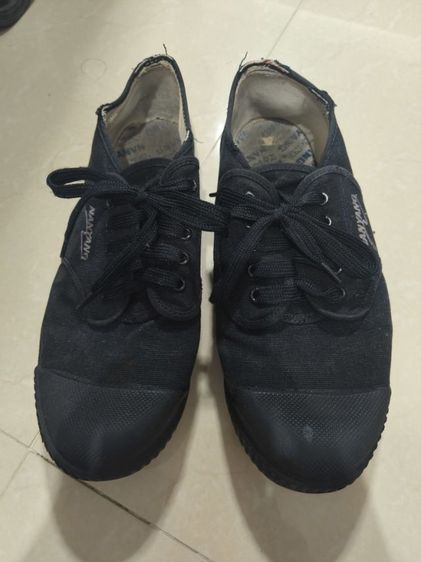 รองเท้านักเรียนชาย