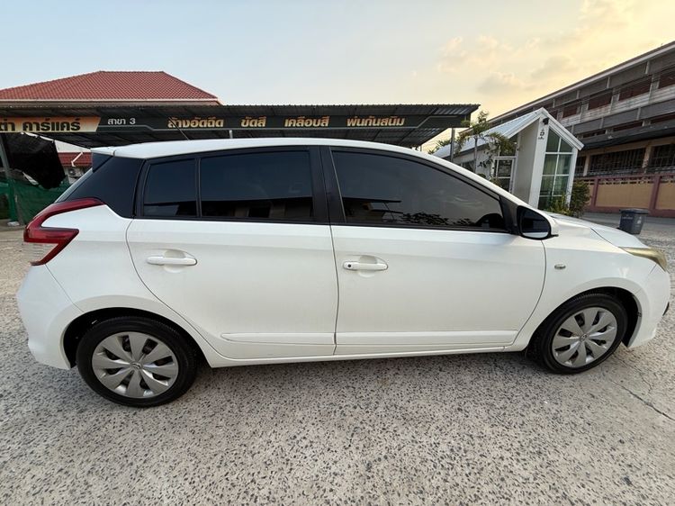 Toyota Yaris 2015 1.2 E Sedan เบนซิน ไม่ติดแก๊ส เกียร์อัตโนมัติ ขาว รูปที่ 3