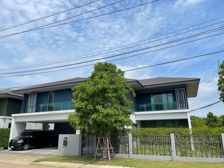 บ้านเดี๋ยว 4 ห้องนอน 5 ห้องน้ำ 1 ห้องแม่บ้าน 