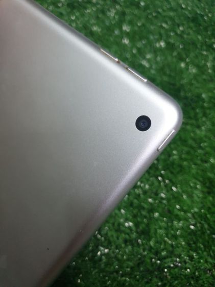 iPad รุ่นที่ 6 จอสัมผัสได้แบตเตอรี่ไม่ค่อยเก็บไฟจอเบิร์นออกสีชมพูนัดรับได้ถนนจตุโชติเขตสายไหม รูปที่ 2