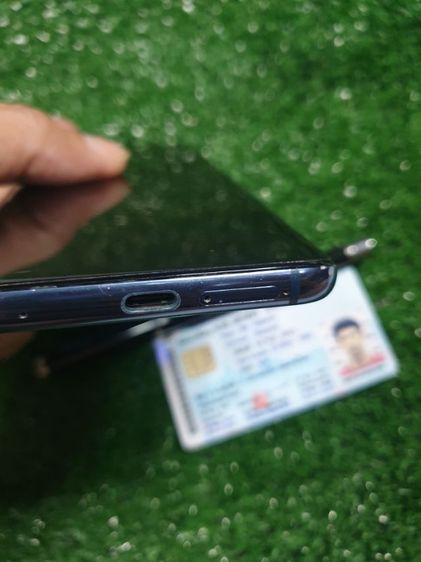 Huawei Mate 20 Pro ติดรหัสล็อคหน้าจอจอแท้เดิมติดเครื่องฝาหลังร้าวนิดนึง ปุ่มกดใช้ได้ทุกปุ่ม สนใจนัดรับได้ที่ถนนจตุโชติเขตสายไหม