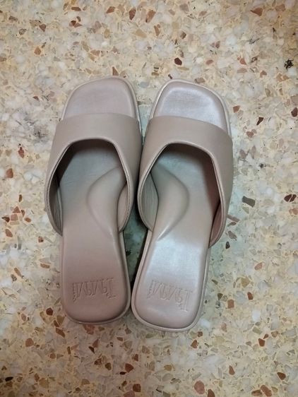 รองเท้า