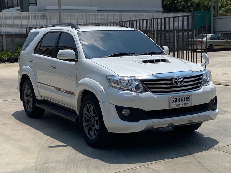 Toyota Fortuner 2014 3.0 TRD Sportivo III 4WD Utility-car ดีเซล ไม่ติดแก๊ส เกียร์อัตโนมัติ ขาว รูปที่ 2