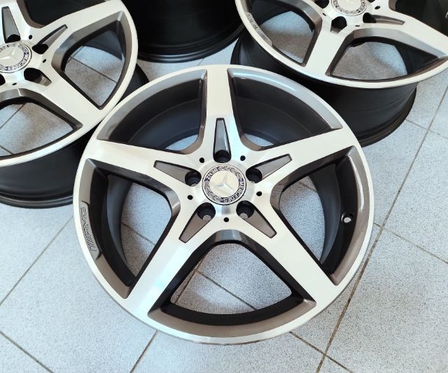 ล้อแท้ AMG Benz SLK R172 ขอบ18 สีทูโทนหน้าเงา เงาตาแตก 5รู112 กว้าง7.5-8.5 ET42-36 สภาพใหม่กริ้บๆๆๆๆ ใส่ตรงรุ่น Benz หลายรุ่น และใส่รถรุ่นอื รูปที่ 3