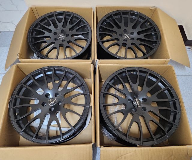 ล้อเบา Forged ลาย Hamann ขอบ20 สีเดิมโรงงานสวยๆ 5รู112 กว้าง8.5-10 ET32-40 สภาพสวยๆๆๆๆๆๆ ใส่ตรงรุ่น Benz BMW และใส่รถรุ่นอื่นๆถามได้ครับ
