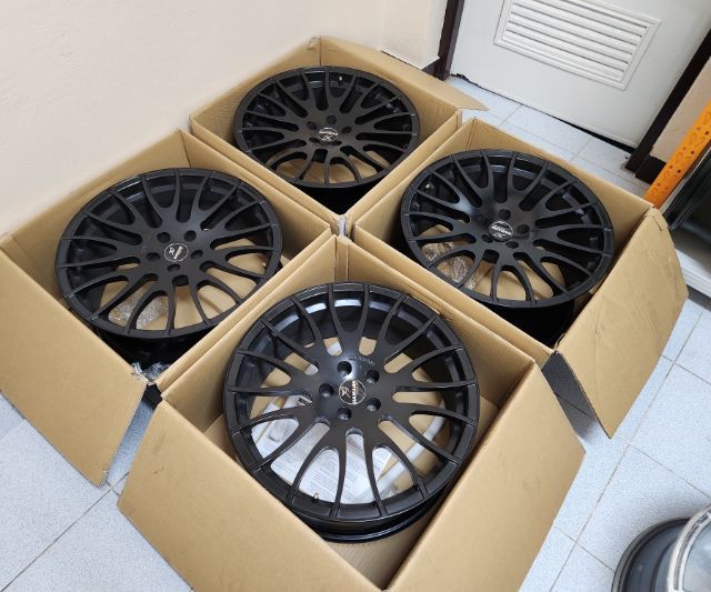 ล้อเบา Forged ลาย Hamann ขอบ20 สีเดิมโรงงานสวยๆ 5รู112 กว้าง8.5-10 ET32-40 สภาพสวยๆๆๆๆๆๆ ใส่ตรงรุ่น Benz BMW และใส่รถรุ่นอื่นๆถามได้ครับ รูปที่ 4