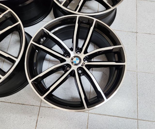 ล้อแท้ BMW M-Sport ขอบ18 5รู112 กว้าง8-9 ET30-44 สภาพใหม่กริ้บๆ ใส่ตรงรุ่น bmw Benz mg ใส่รถไฟฟ้าและใส่รถรุ่นอื่นๆถามได้ครับ
พร้อมเปลี่ยน  รูปที่ 3
