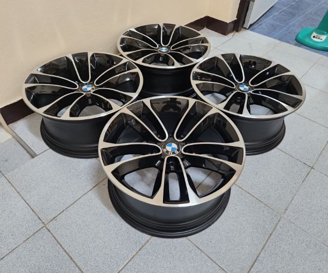 ล้อแท้ BMW ขอบ18 สีทูโทนเงาตาแตก 5รู120 กว้าง8 ET30 สภาพใหม่กริ้บๆ ใส่ตรงรุ่น BMW และใส่รถรุ่นอื่นๆถามได้ครับ
พร้อมเปลี่ยน ถ่วงล้อ รูปที่ 2