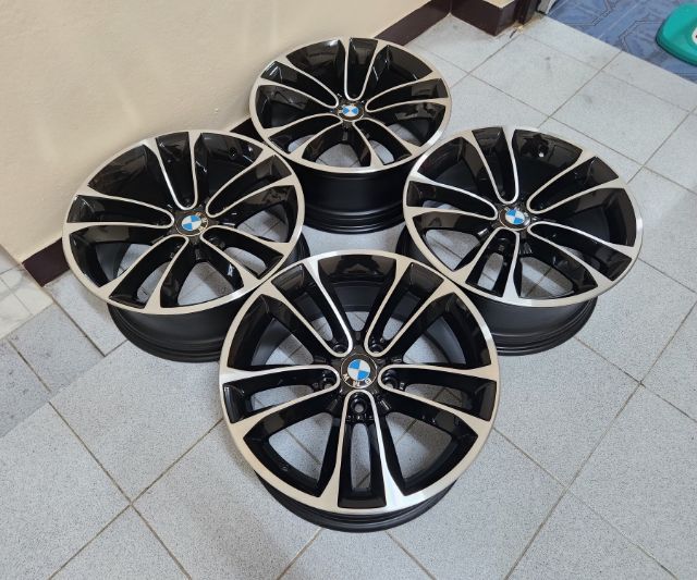 ล้อแท้ BMW ขอบ18 สีทูโทนเงาตาแตก 5รู120 กว้าง8 ET30 สภาพใหม่กริ้บๆ ใส่ตรงรุ่น BMW และใส่รถรุ่นอื่นๆถามได้ครับ
พร้อมเปลี่ยน ถ่วงล้อ รูปที่ 4