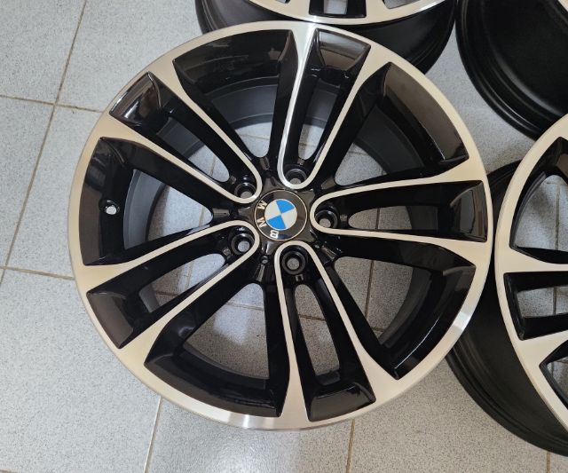 ล้อแท้ BMW ขอบ18 สีทูโทนเงาตาแตก 5รู120 กว้าง8 ET30 สภาพใหม่กริ้บๆ ใส่ตรงรุ่น BMW และใส่รถรุ่นอื่นๆถามได้ครับ
พร้อมเปลี่ยน ถ่วงล้อ รูปที่ 3