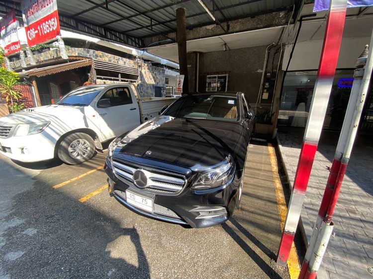 Mercedes-Benz E-Class 2017 E350 AMG Sedan ปลั๊กอินไฮบริด (PHEV) ดำ รูปที่ 4