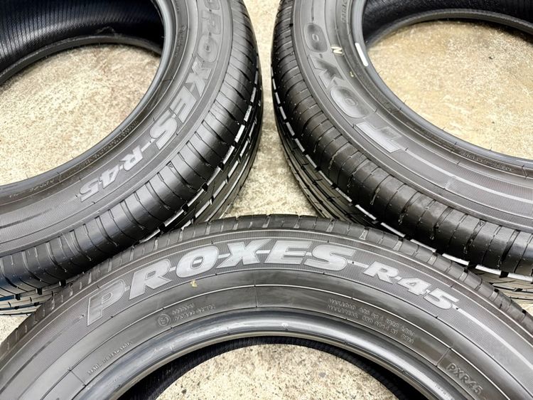 ยางถอดป้ายแดงขอบ 18” ยี่ห้อ TOYO รุ่น PROXES R45 ขนาด 235-60R18 ปี 25 ตุ่มหน้ายางยังอยู่ รูปที่ 2
