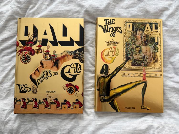 ประวัติศาสตร์ ศาสนา วัฒนธรรม การเมือง การปกครอง หนังสือ Salvador Dalí ปกทอง TASCHEN สภาพสะสม 2 เล่มจบ