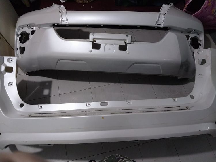 กันชนหน้าและหลัง รถฟอร์จูนเนอร์ ปี 2018 สีขาวมุก เดิมโรงงาน สภาพผ่านการใช้งาน เก่าเก็บ(ประมาณ 4 ปี)