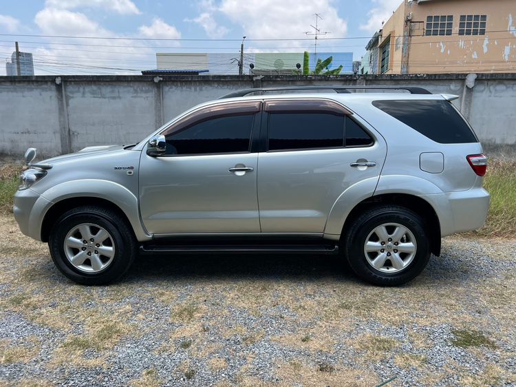 Toyota Fortuner 2009 3.0 V Utility-car ดีเซล ไม่ติดแก๊ส เกียร์อัตโนมัติ บรอนซ์เงิน รูปที่ 4