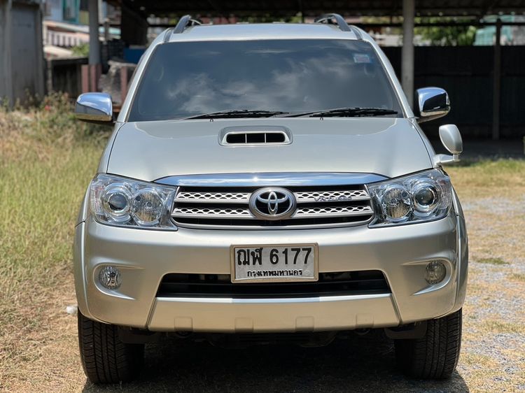 Toyota Fortuner 2009 3.0 V Utility-car ดีเซล ไม่ติดแก๊ส เกียร์อัตโนมัติ บรอนซ์เงิน รูปที่ 3
