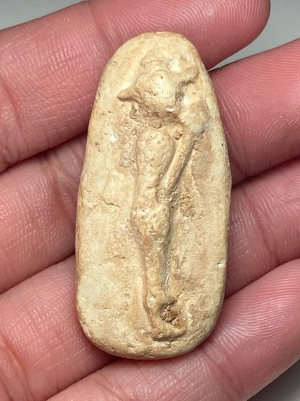 พระยืนถือดอกบัวเนื้อผง