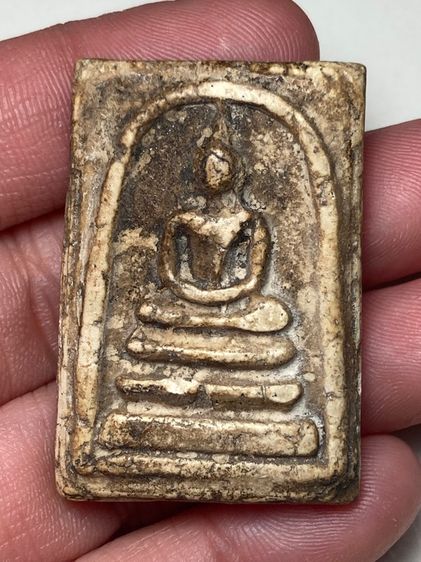 พระสมเด็จเนื้อผงเก่า