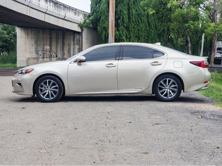 Lexus ES300h 2016 2.5 Premium Sedan ปลั๊กอินไฮบริด (PHEV) ไม่ติดแก๊ส เกียร์อัตโนมัติ บรอนซ์ทอง รูปที่ 3