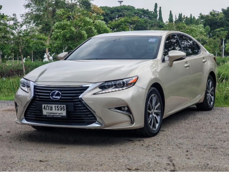 Lexus ES300h 2016 2.5 Premium Sedan ปลั๊กอินไฮบริด (PHEV) ไม่ติดแก๊ส เกียร์อัตโนมัติ บรอนซ์ทอง รูปที่ 2