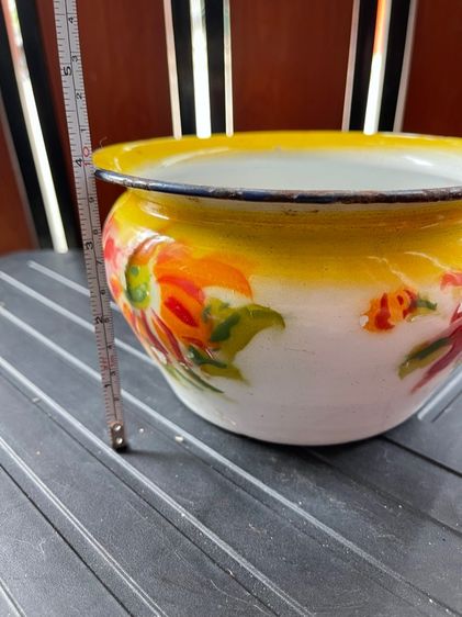 กระโถนสังกะสี ลายดอก โบราณเก่าสะสม รูปที่ 10