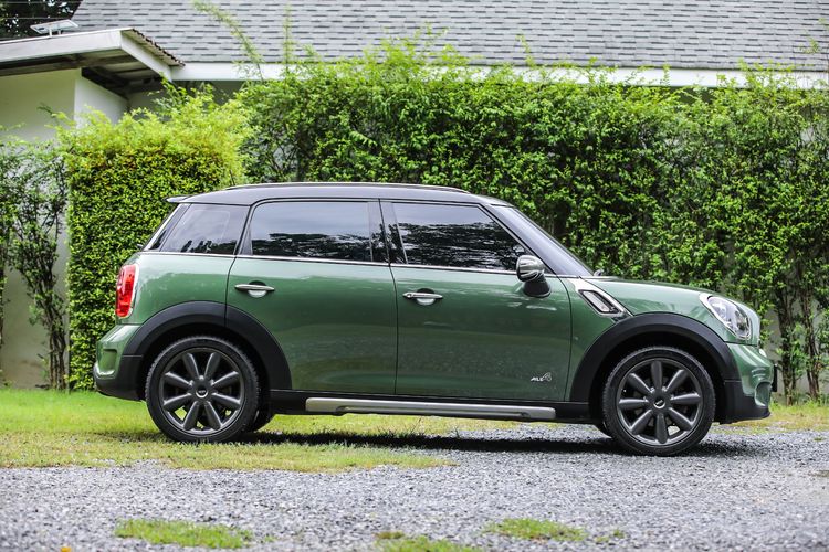 Mini COUNTRYMAN 2015 2.0 SD ALL4 4WD Sedan ดีเซล ไม่ติดแก๊ส เกียร์อัตโนมัติ เขียว รูปที่ 4