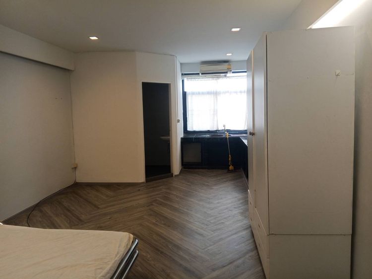 อื่นๆ ไม่อนุญาต มีบางส่วน สร้างเสร็จก่อน 2010 ให้เช่าคอนโด แกรนด์ พาเลซ ลาดพร้าว 122 ราม 65 ชั้น 3 ตึก A  30 ตร.ม.เช่าถูก 5,500 บาท  รูปที่ 3