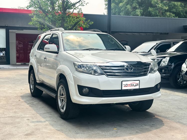 Toyota Fortuner 2011 2.7 V Utility-car เบนซิน LPG เกียร์อัตโนมัติ ขาว รูปที่ 3