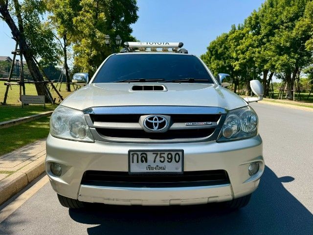 Toyota Fortuner 2006 3.0 G 4WD Utility-car ดีเซล ไม่ติดแก๊ส เกียร์ธรรมดา บรอนซ์ทอง รูปที่ 2