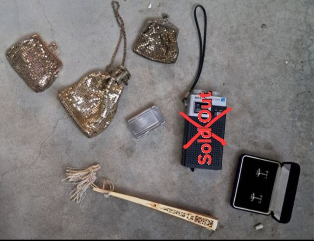 ไฟแช็ค Dupont, Cufflinks Silver, กระเป๋าเหรียญวินเทจ, วิทยุSony วินเทจ, พัดวินเทจ