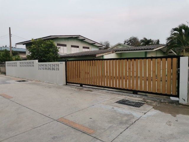 มีบางส่วน 2010 บ้านเดี่ยวให้เช่า​ ​โซนทุ่งสุขลาแหลมฉบัง​ แยกวัดแหลมทอง​