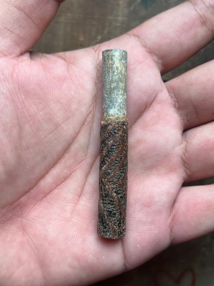 ตะกรุดตะกั่วลายจระเข้ขอบฟันยาว 2.8 นิ้วไม่ทราบที่(มีสินค้าหลายรายการกดเข้ามาดูในโปรไฟล์ได้เลยครับ)