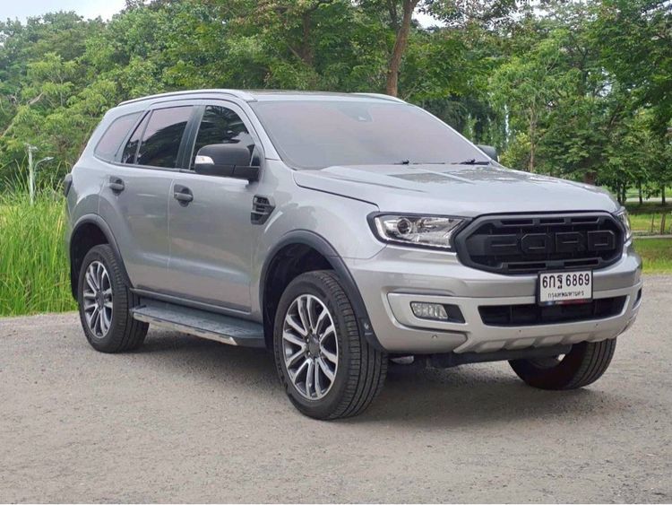 รถ Ford Everest 2.0 Titanium Plus สี เทา