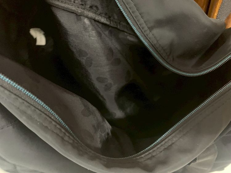Butterfly Radfin Light Duffle (รุ่น 62910) มือสอง สภาพพอใช้ เป็นกระเป๋าอเนกประสงค์สำหรับใส่อุปกรณ์กีฬา  รูปที่ 9