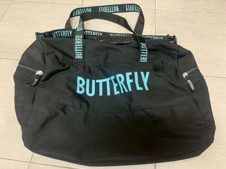 ปิงปอง อื่นๆ ไม่ระบุ Butterfly Radfin Light Duffle (รุ่น 62910) มือสอง สภาพพอใช้ เป็นกระเป๋าอเนกประสงค์สำหรับใส่อุปกรณ์กีฬา 