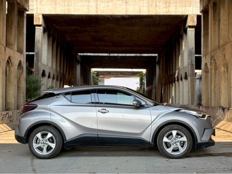 Toyota C-HR 2018 1.8 Hybrid Hi Utility-car ปลั๊กอินไฮบริด (PHEV) ไม่ติดแก๊ส เกียร์อัตโนมัติ เทา รูปที่ 4