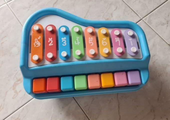 เครื่องดนตรีของเล่นเด็กเล็ก