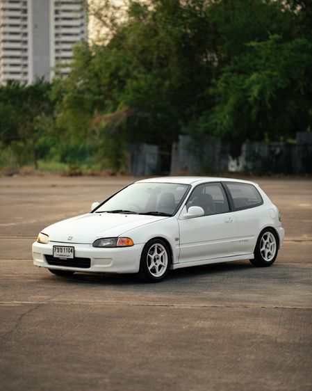 รถ Honda Civic 1.5 EX สี ขาว