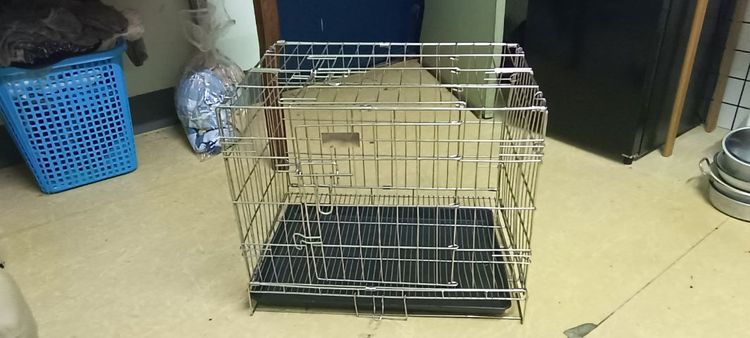 กรง คอกและประตู กรงเหลส